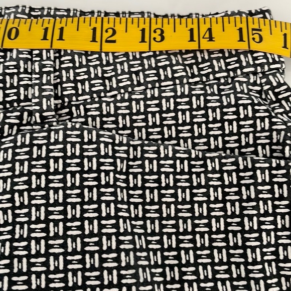 Gap Slim City Black & White Khakis, Size 8R - Picture 13 of 16